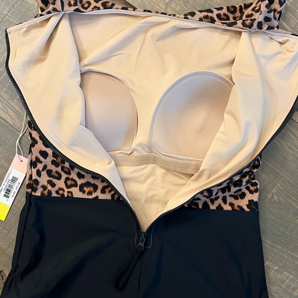 Summersalt The Surf Leopard Cheetah Print One Piece Swimsuit Size 8 - Picture 9 of 9